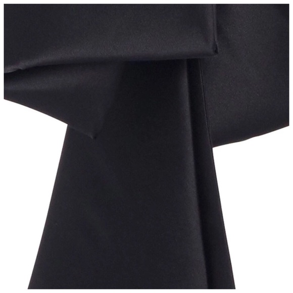 🎁 1 DAY MOVING SALE Silky Stretch Black One Shoulder Top - Picture 3 of 3